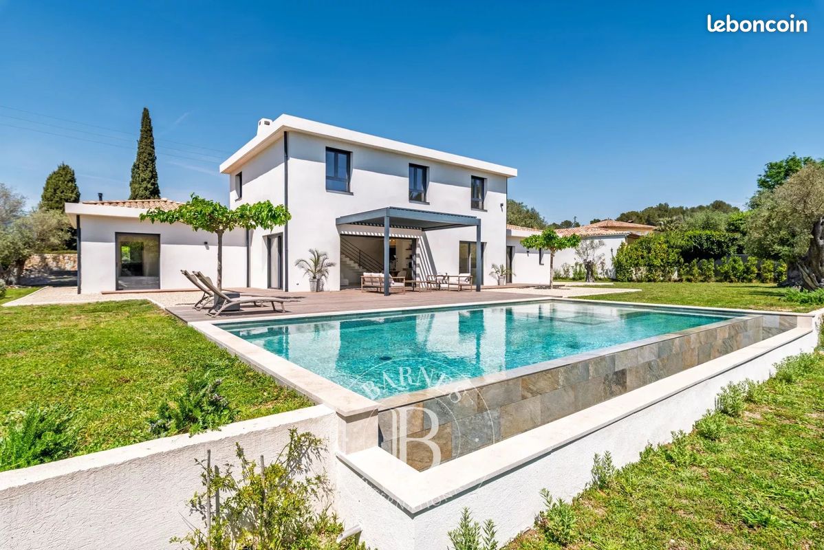 Maison 7 pièces 260 m² · à Roquefort-les-Pins · 260 m² · 2 390 000 €