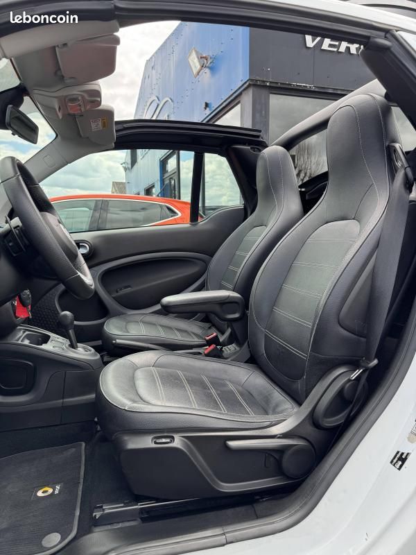 Smart ForTwo Cabriolet 90 PRIME GPS LED CUIR CLIM BVA (image 16)