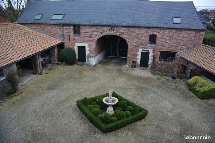 Maison 300 m² Estreux
