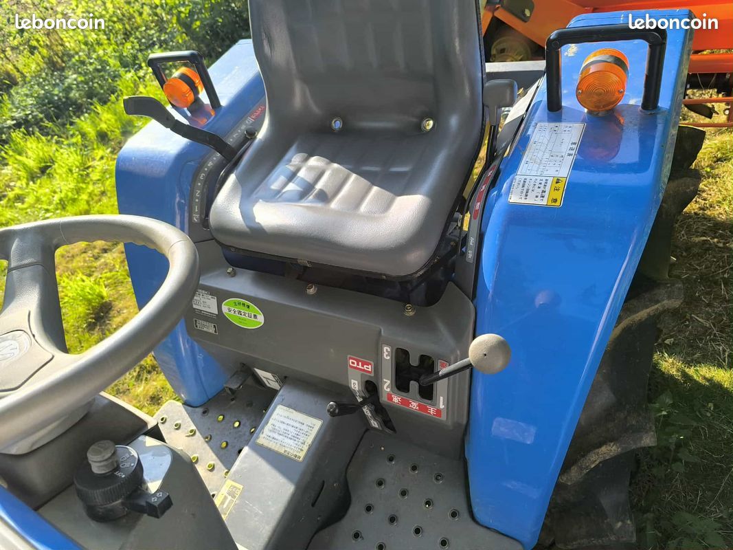 Micro‑tracteur Iseki TM15 240hr 18 CV 4RM Superbe état Révision OK (image 3)
