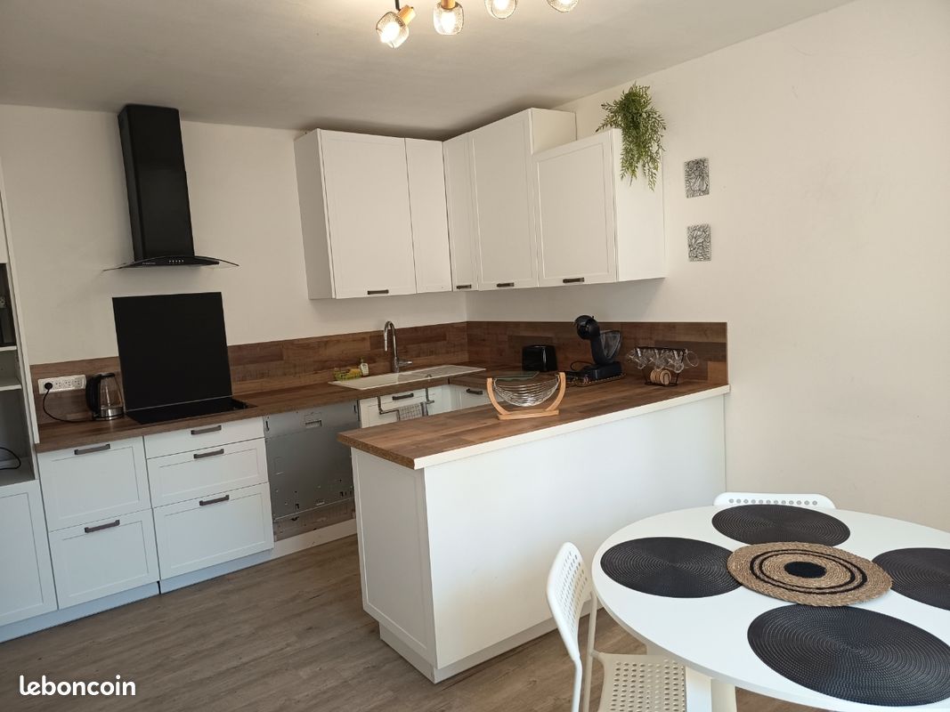 Appartement 5 pièces 133 m² · à Rennes · 133 m² · 645 €