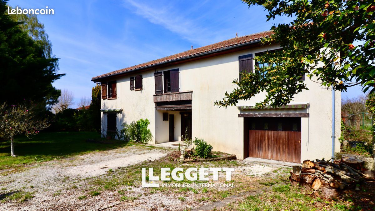 Maison 7 pièces 253 m² · à Montemboeuf · 253 m² · 150 000 €