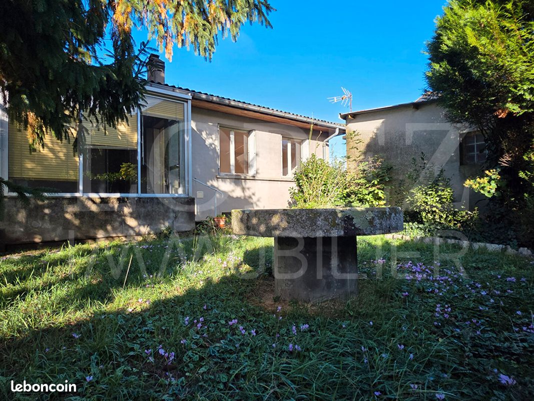 Maison 5 pièces 100 m² · à Aussillon · 100 m² · 130 000 €