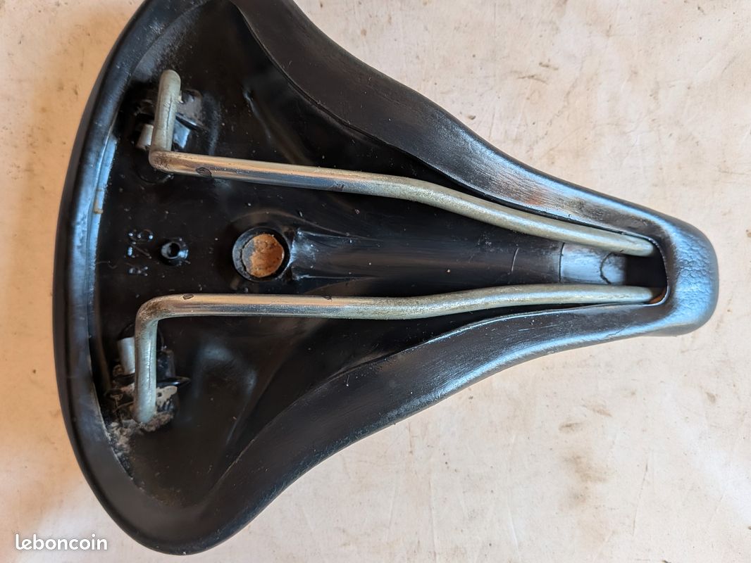 Selle De Velo Ancienne À VENDRE! - FR