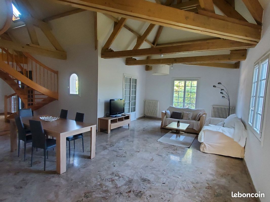 Maison 9 pièces 262 m² · à Trélissac · 262 m² · 350 000 €