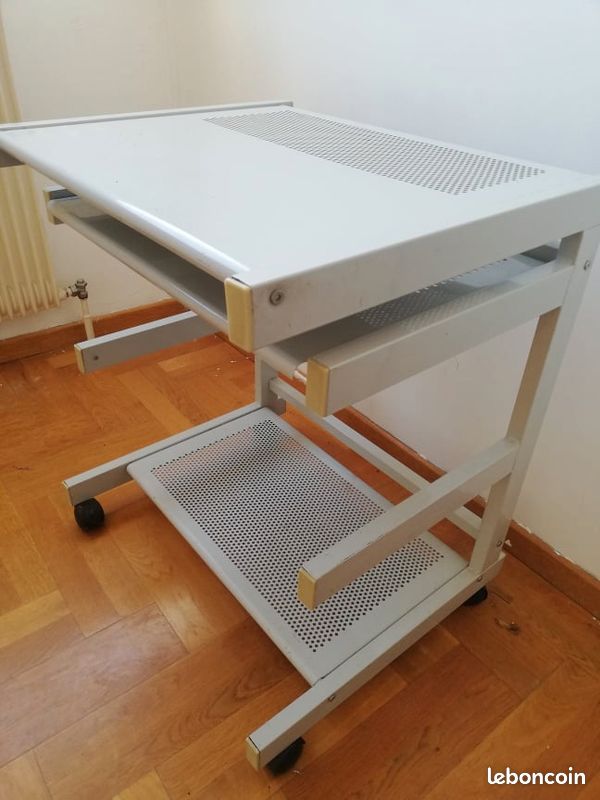 Bureau à roulettes (image 1)