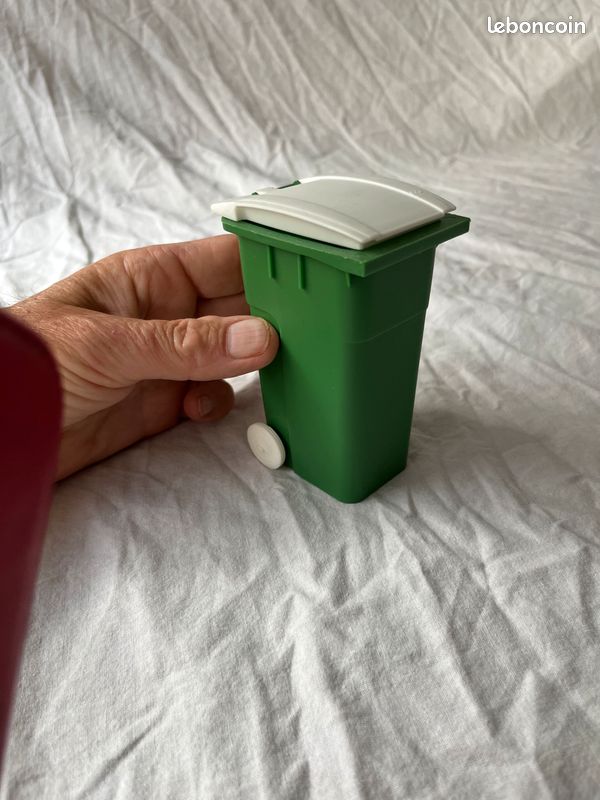 Poubelle verte, maquette, Pot à crayon poubelle de paris 11cm