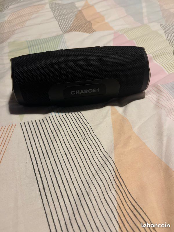 Enceinte jbl charge 4 jamais utilisé (image 2)