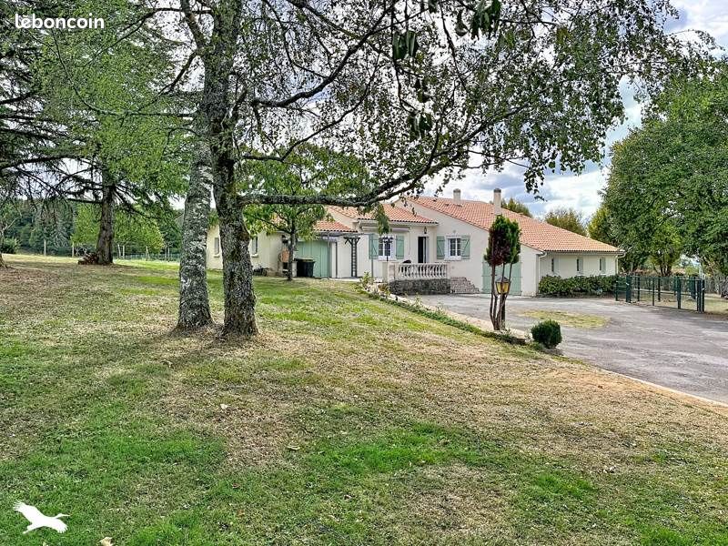Maison 5 pièces 126 m² · à Écuras · 126 m² · 213 000 €