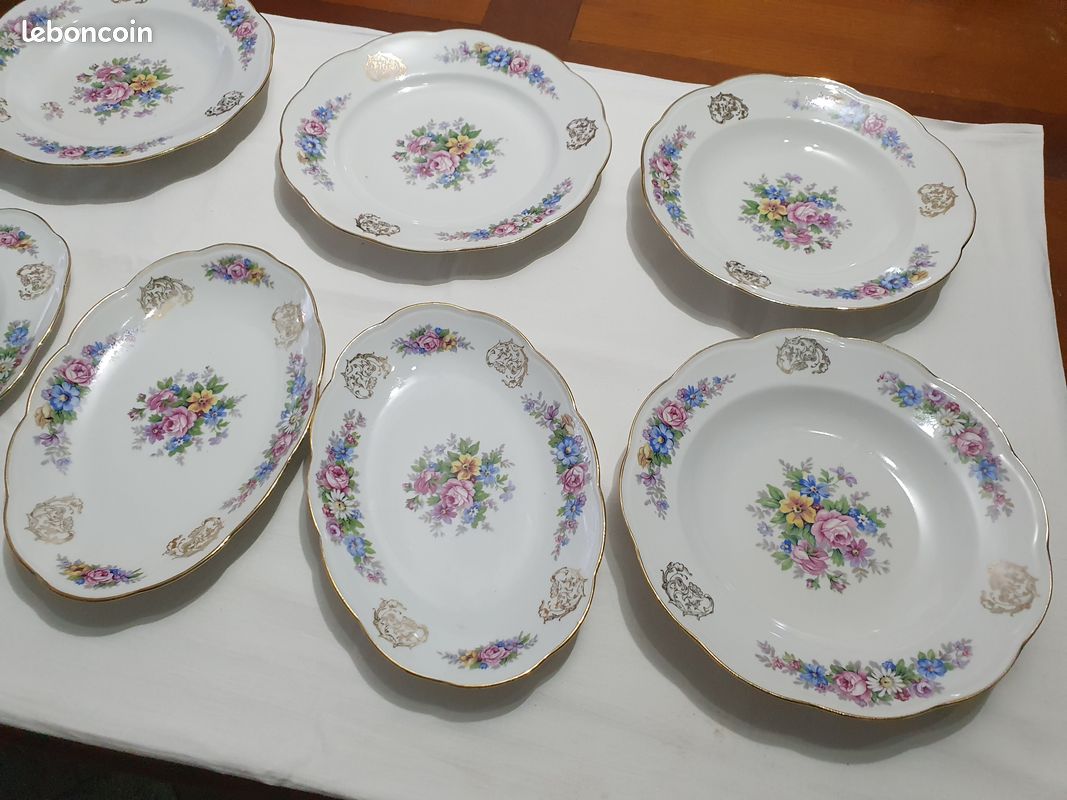 Lot vaisselle ancienne Porcelaine de Limoges – Assiettes, plats et saucière pas d'envoi (image 3)