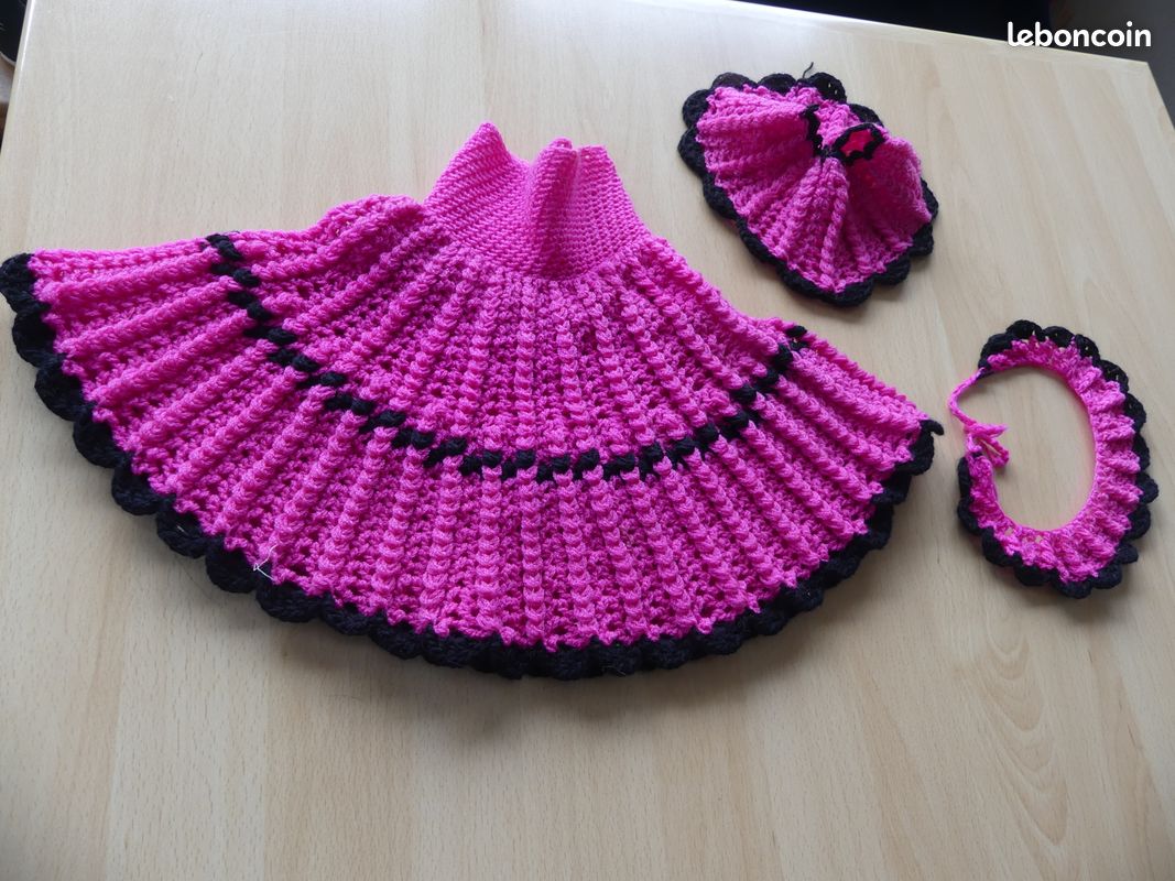 Vêtements de poupées crochetés en laine (image 2)