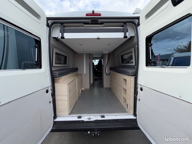 Adria 640 SGX + Fourgon aménagé (image 9)