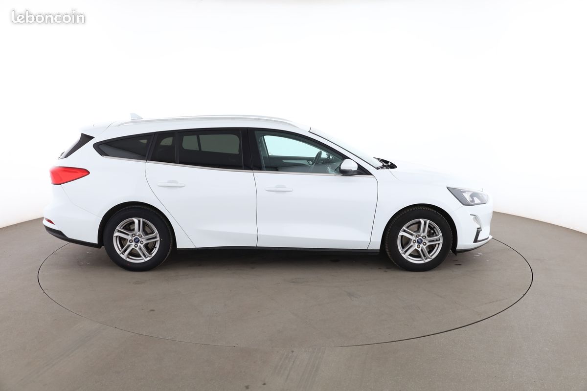 Ford Focus SW 1.0 EcoBoost Trend Business (image 13)