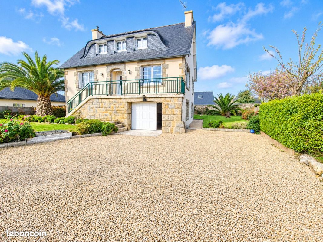 Maison 9 pièces 180 m² · à Plestin-les-Grèves · 180 m² · 272 800 €
