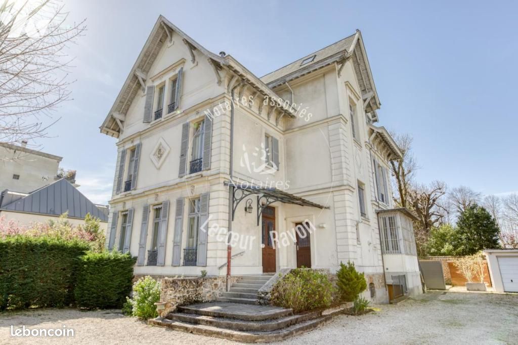 Appartement 5 pièces 171 m² · à Versailles · 171 m² · 1 299 000 €