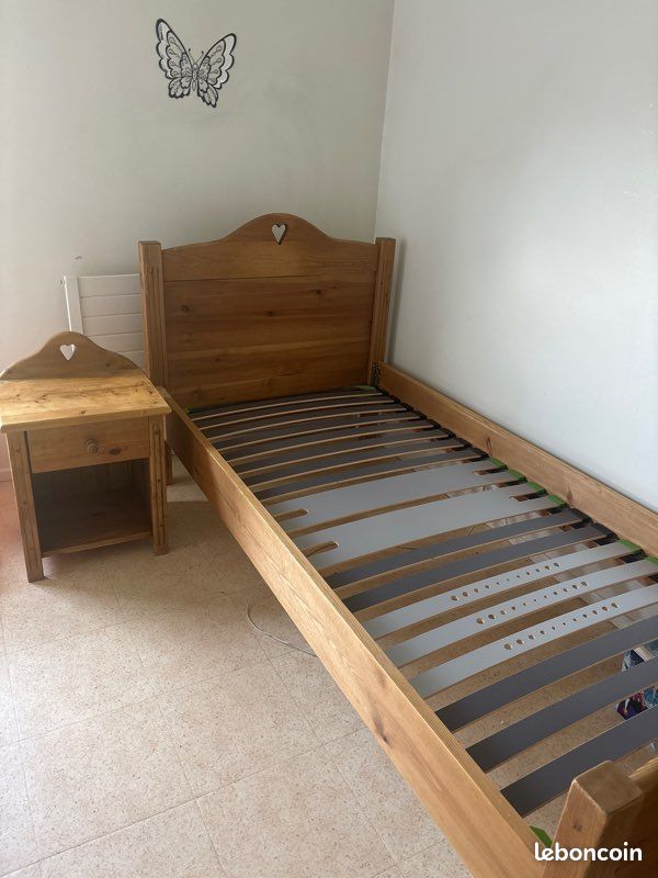 Lit simple 90x190 avec son chevet accordé acheter chez cocktail scandinave sans le sommeiller (image 1)