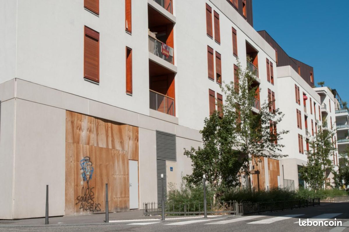 Stationnement / Parking · à Lyon · 58 €/mois