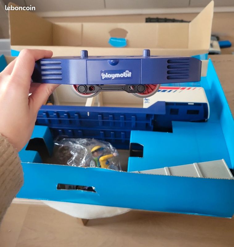 Playmobil Train de marchandises RC avec phares 4010 (boîte abîmée) - Au