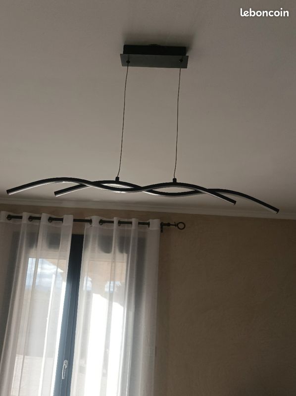 Lustre (image 1)