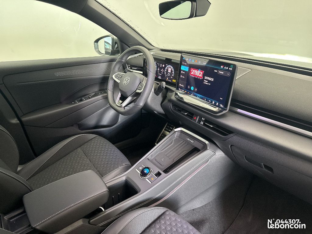 Volkswagen T-Roc 1.5 ETSI EVO2 HYBRID 150CH DSG7 R-LINE ATTELAGE (image 10)