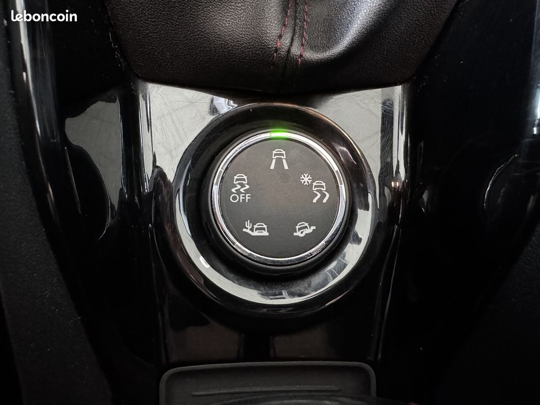Peugeot 2008 1.6 BLUEHDI 100CH GT-LINE PLB AUTO (image 25)