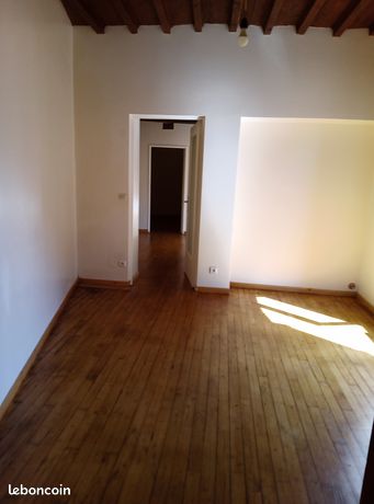 Appartement dans maison de ville à Sain Bel