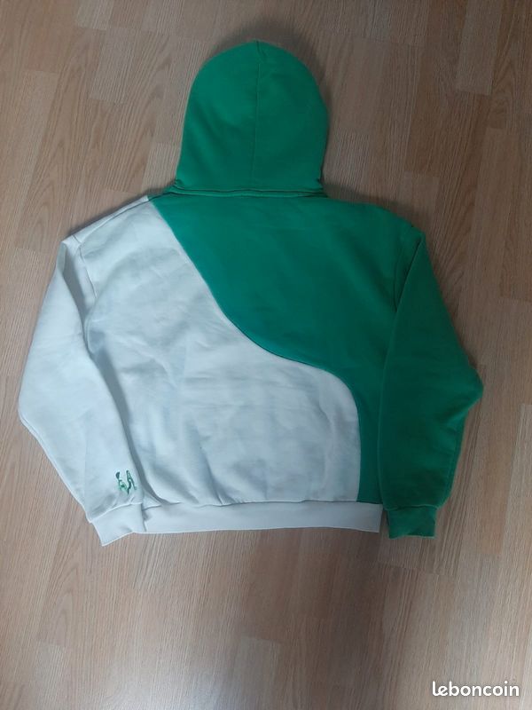 Pull Eva Queen de la marque Jennyfer en taille S Vêtements