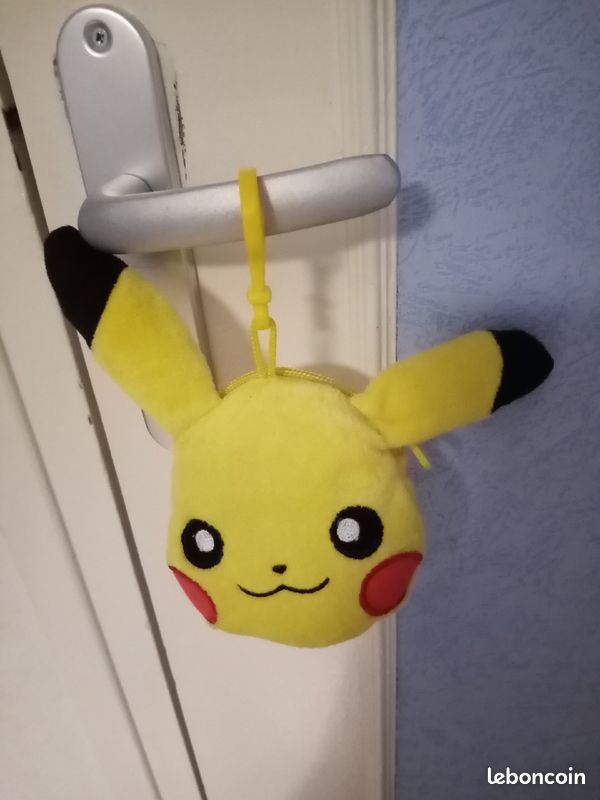 Peluche porte monnaie Pikachu (image 1)