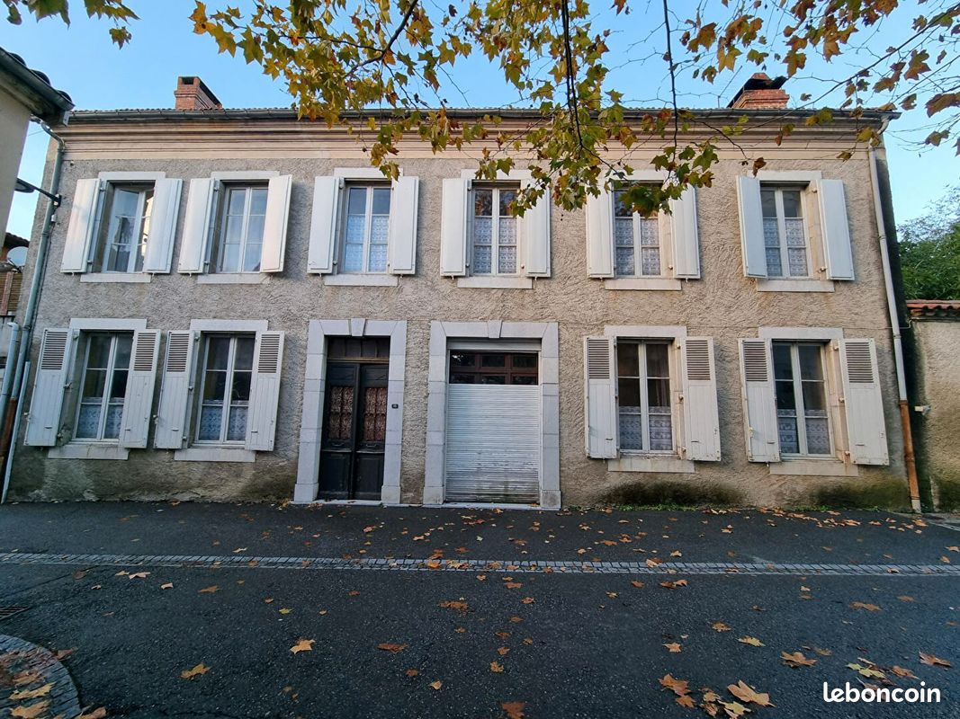 Maison 8 pièces 355 m² · à Maubourguet · 355 m² · 249 900 €