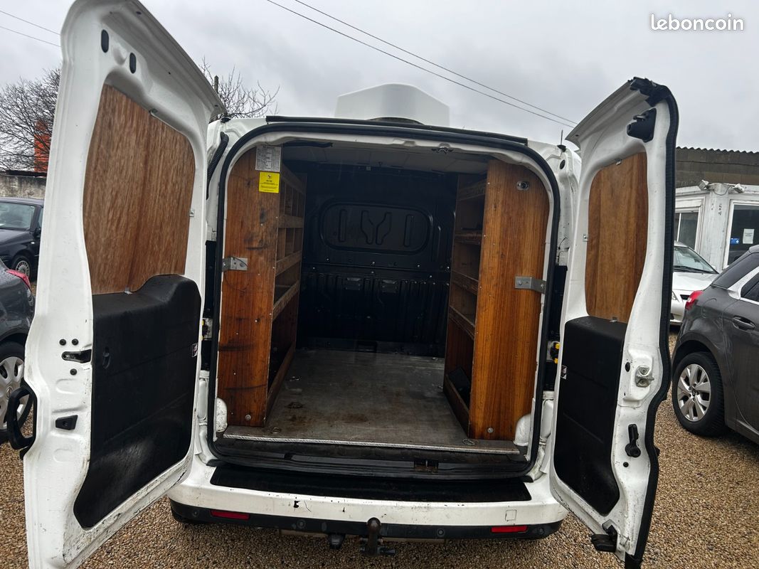 FIAT DOBLO CARGO FT 1.4 GNV TJET 120 cv PACK PROFESSIONAL 5 408 HT (image 8)