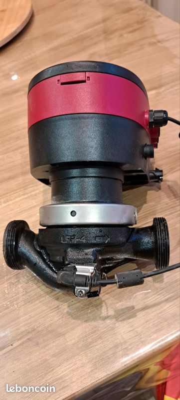 Circulateur d'eau grundfos magna3 (image 3)