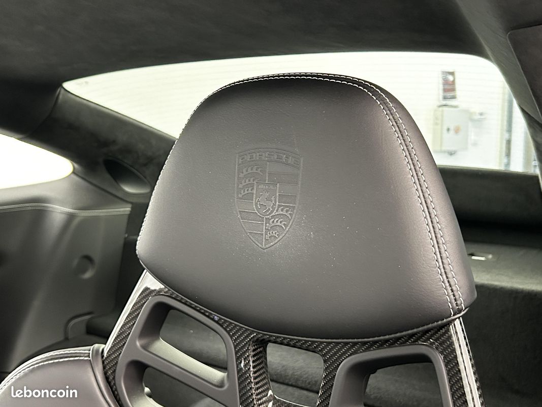 PORSCHE 911 GT3 4.0i (image 24)