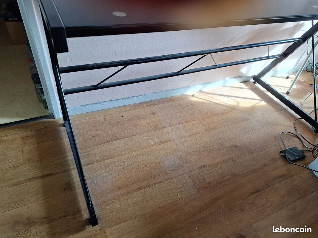 Bureau (image 2)
