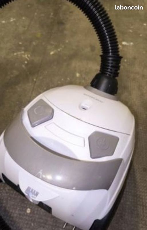 Aspirateur, 700W (image 2)