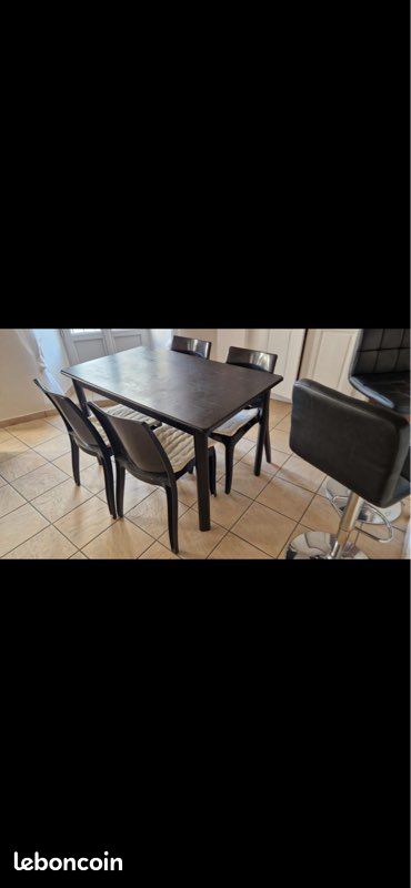 Vente frigo - dressing - table + 4 chaises - Commode (image 2)
