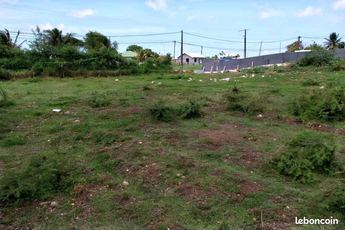 Terrain 550 m² Saint Francois · à Saint-François · 120 000 €