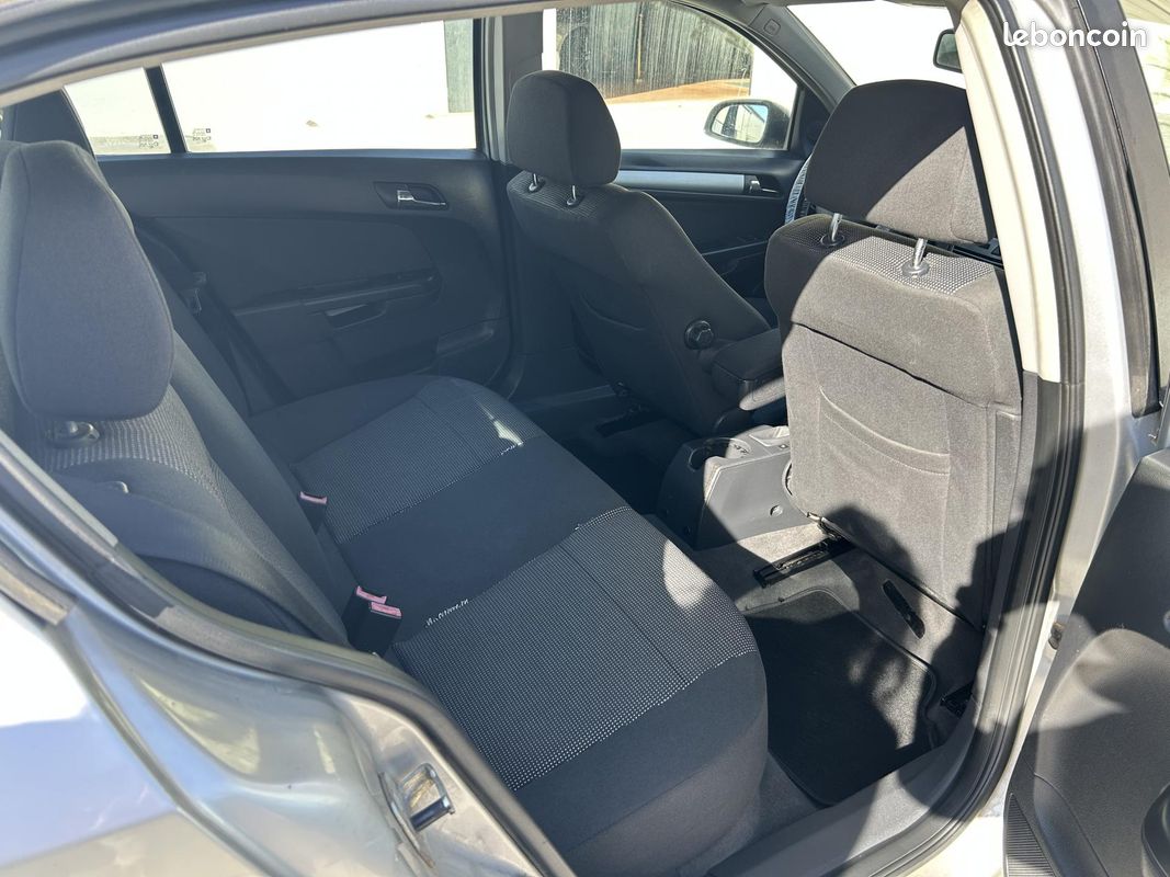 OPEL ASTRA 1.9 CDTI 120 Magnetic (image 11)