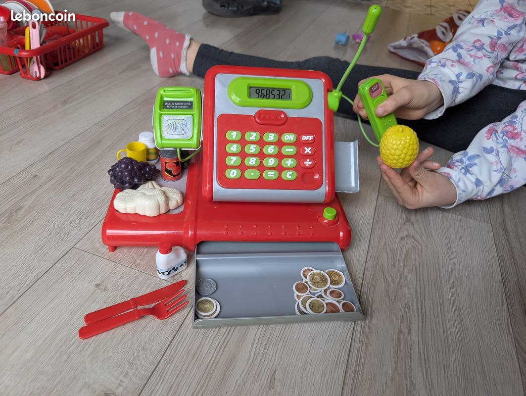 Caisse Enregistreuse Jouet HYES Rouge – Calculatrice Réaliste, Scanner Sonore, Micro, Panier Et Accessoires Pour Jeu De Rôle Supermarché (3-8 Ans)