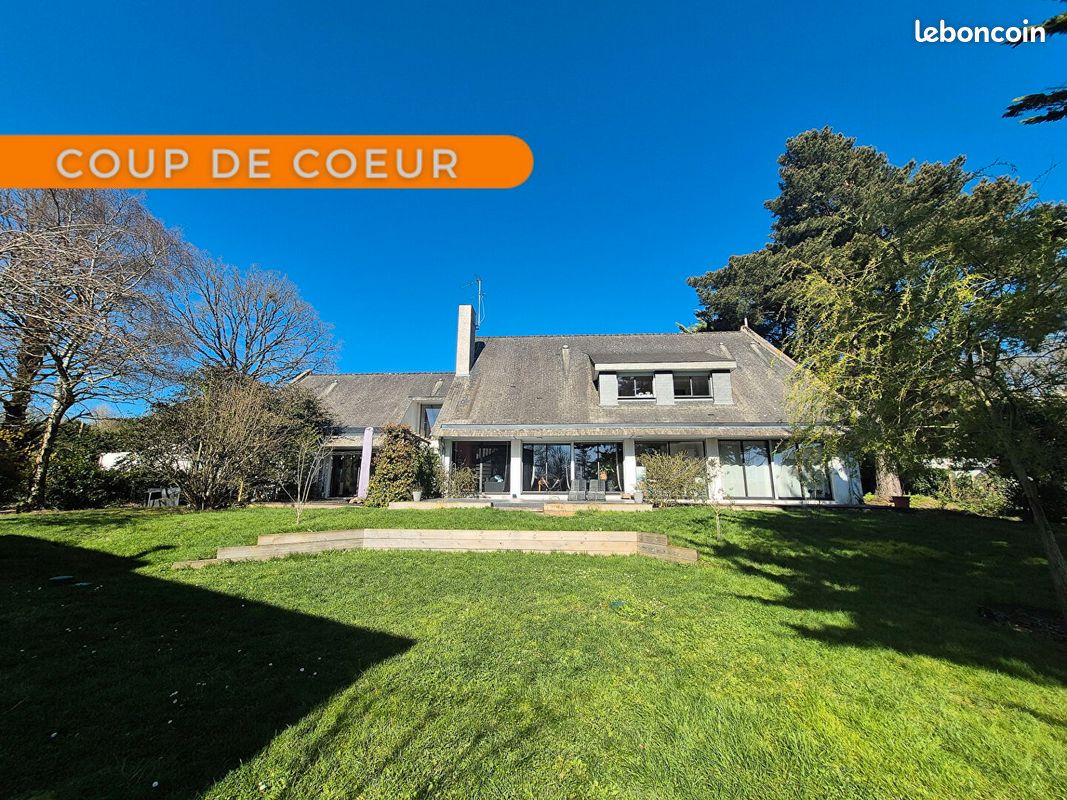 Maison 10 pièces 307 m² · à Laillé · 307 m² · 619 996 €