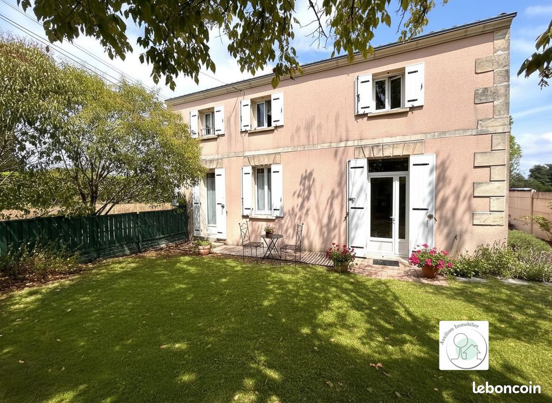 Maison 6 pièces 155 m² · à Saint-Ciers-de-Canesse · 155 m² · 230 000 €
