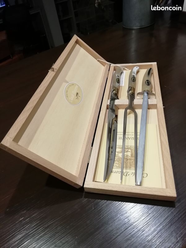 Service à découper - bois précieux - Le couteau de Laguiole