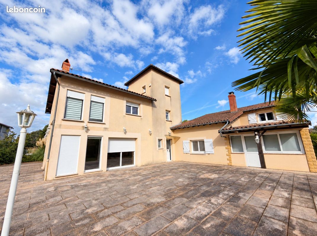 Maison 12 pièces 266 m² · à Rancon · 266 m² · 395 000 €