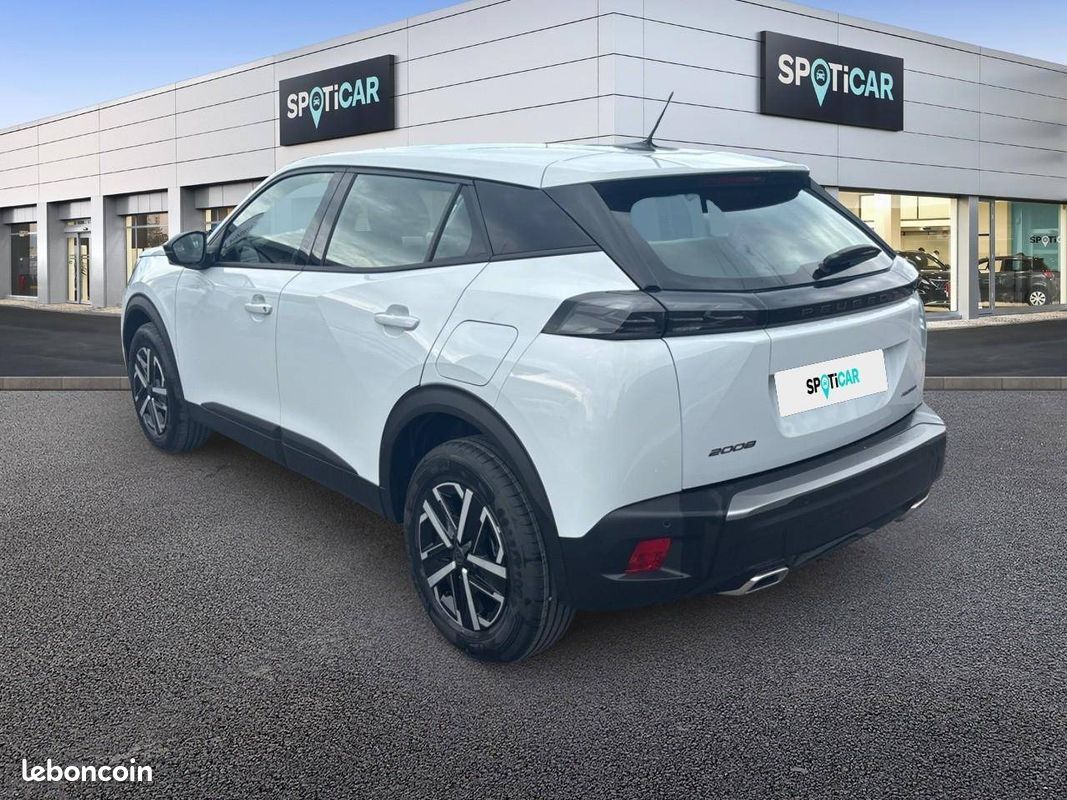 PEUGEOT 2008 Hybrid 145 e-DCS6 Style (image 5)