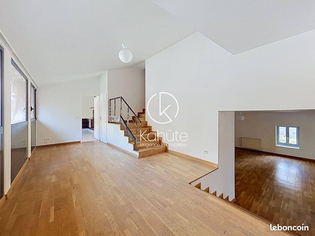 Appartement 4 pièces 133 m² · à Collonges-au-Mont-d'Or · 133 m² · 450 000 €