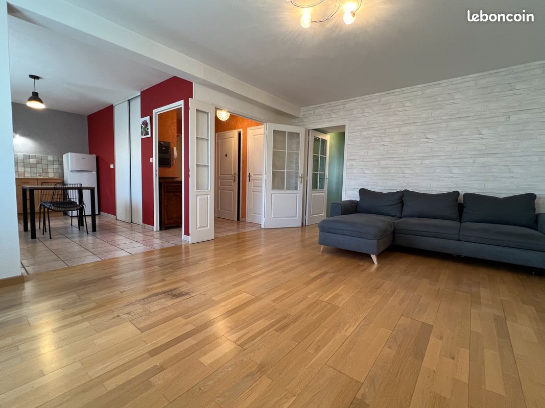 Appartement 2 pièces 60 m² · à Roche-la-Molière · 60 m² · 690 €/mois