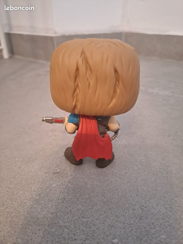 Figurine Pop Thor Ragnarok (image 4)