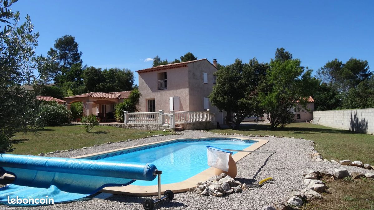 Maison 9 pièces 230 m² · à Saint-Maximin-la-Sainte-Baume · 230 m² · 752 000 €
