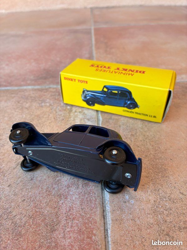AU JOUET PARISIEN: Dinky Toys France 24N Citroën 11 BL Traction