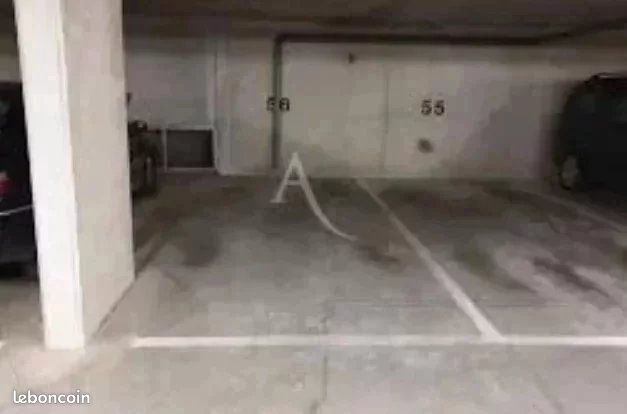 Parking 1 pièce 15 m² · à Aix-en-Provence · 15 m² · 94 €