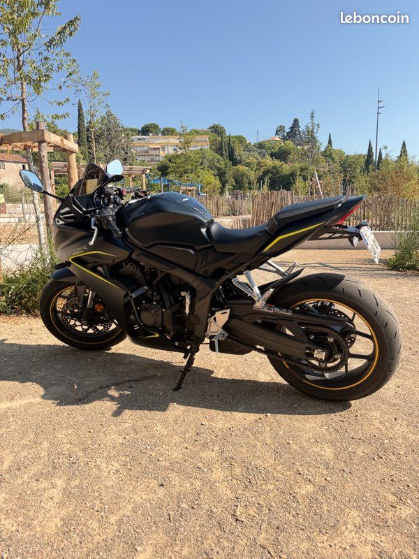 Honda CBR 650 R (image 3)